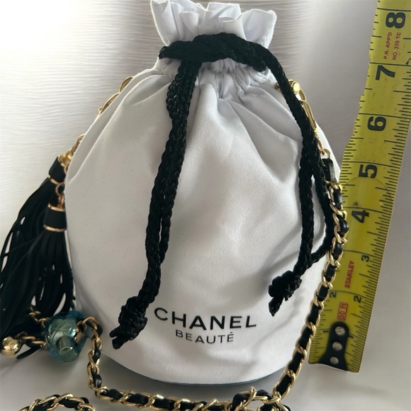 Chanel Beauté White & Black Drawstring Bag Converted to Crossbody - Picture 7 of 8